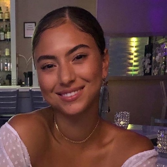 Meet your Posher, Ashley - Picture 2 of 2